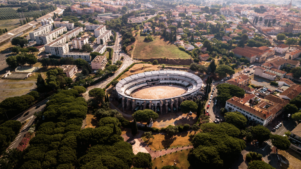 Les arènes de frejus vue du ciel