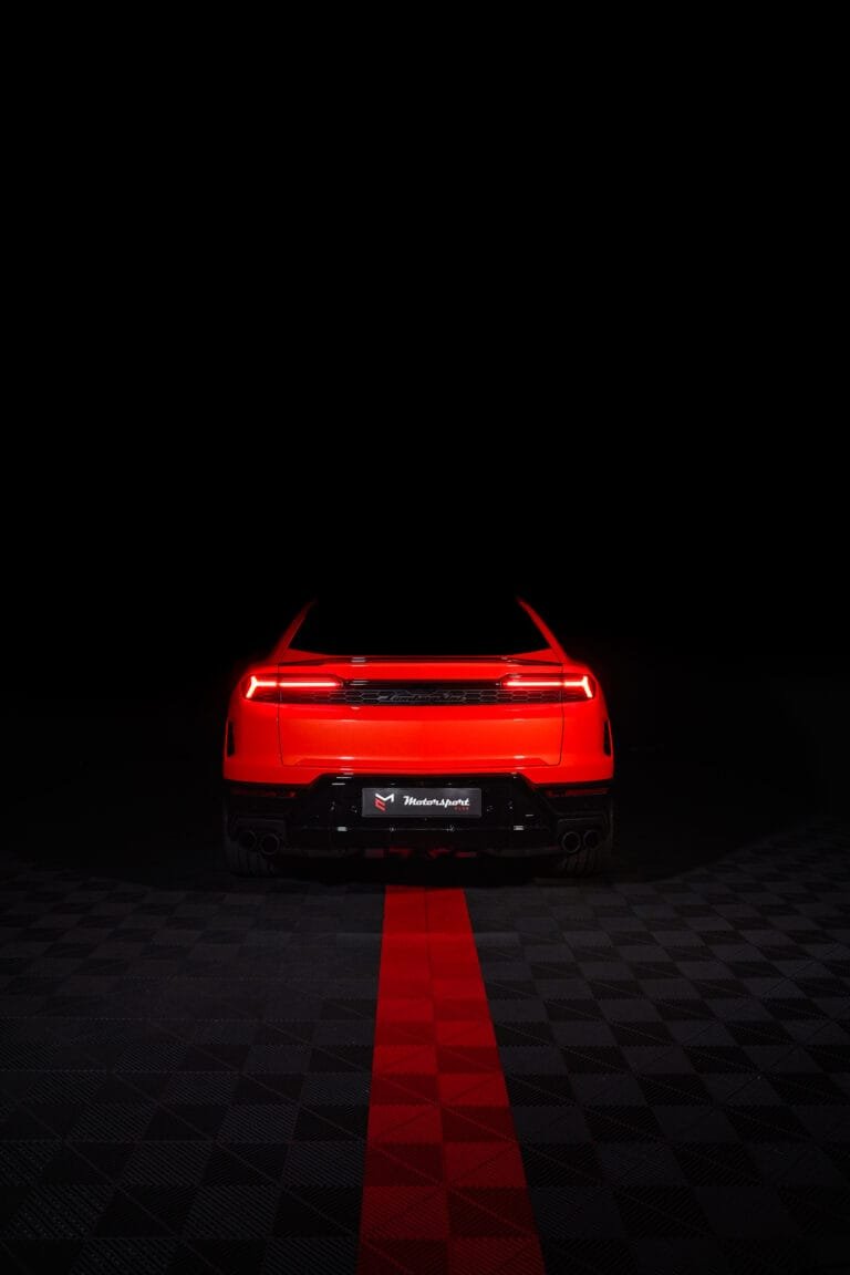Shooting photo et vidéo automobile : mise en scène d’un Lamborghini Urus