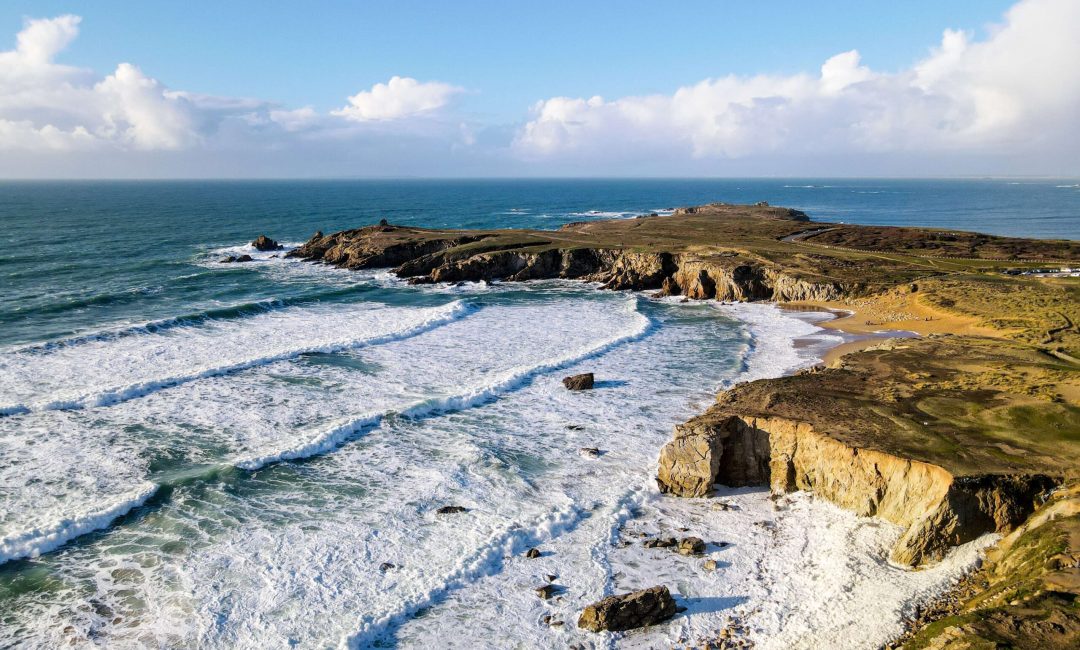 Découvrez les charmes cachés de Quiberon: entre sports nautiques, randonnée et culture