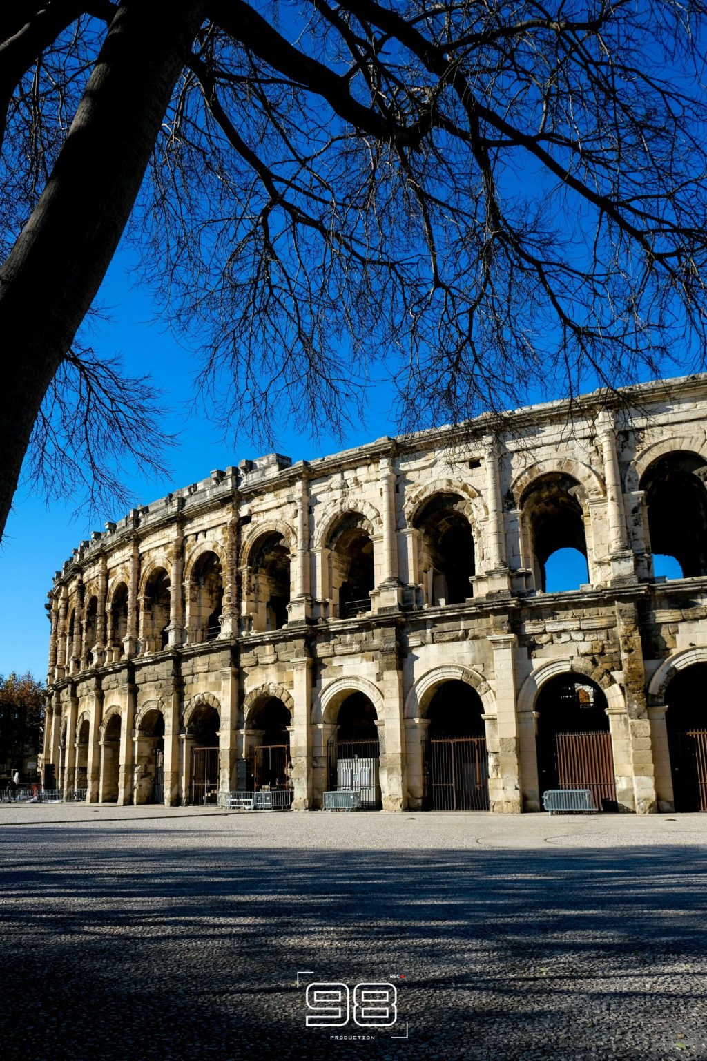 arene de nimes photo