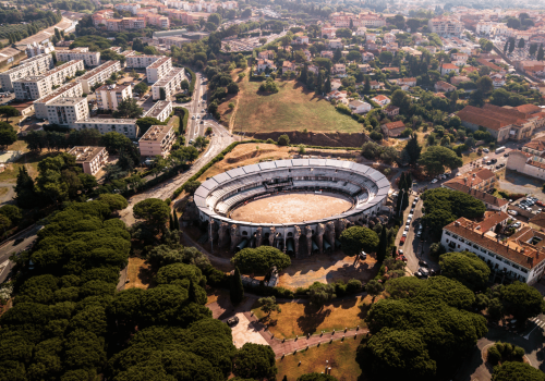 Les arènes de frejus vue du ciel